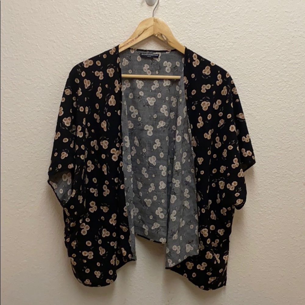 Brandy Melville Daisy Print Kimono Cardigan